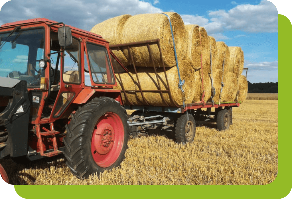 Mtz traktor bálákkal