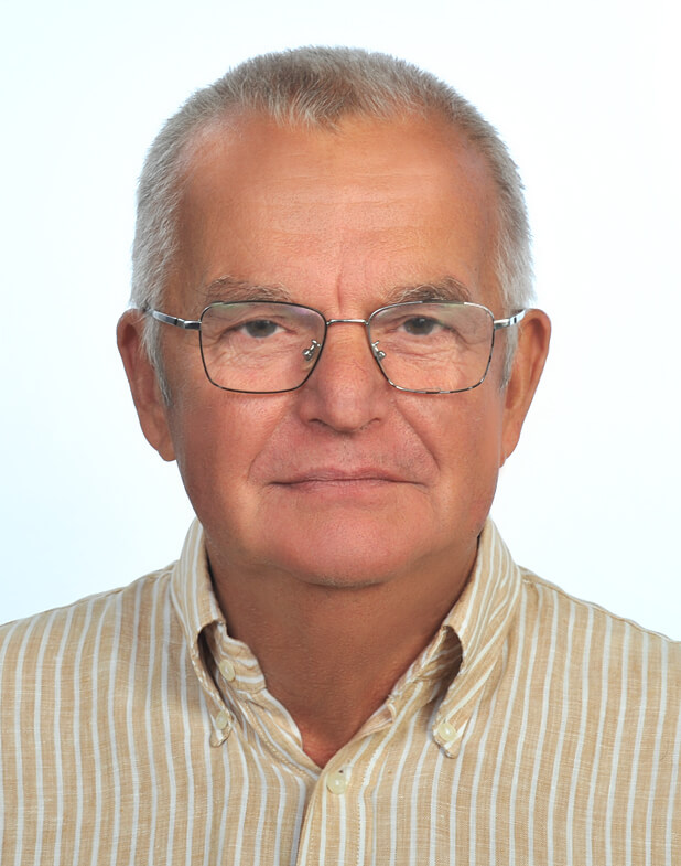 Kiss Jenő profilból